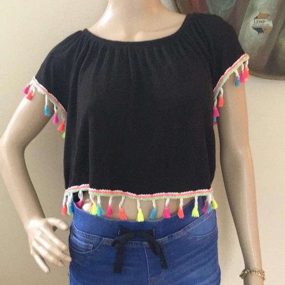 Tops - Social Teen top Sz M 🖤🌈